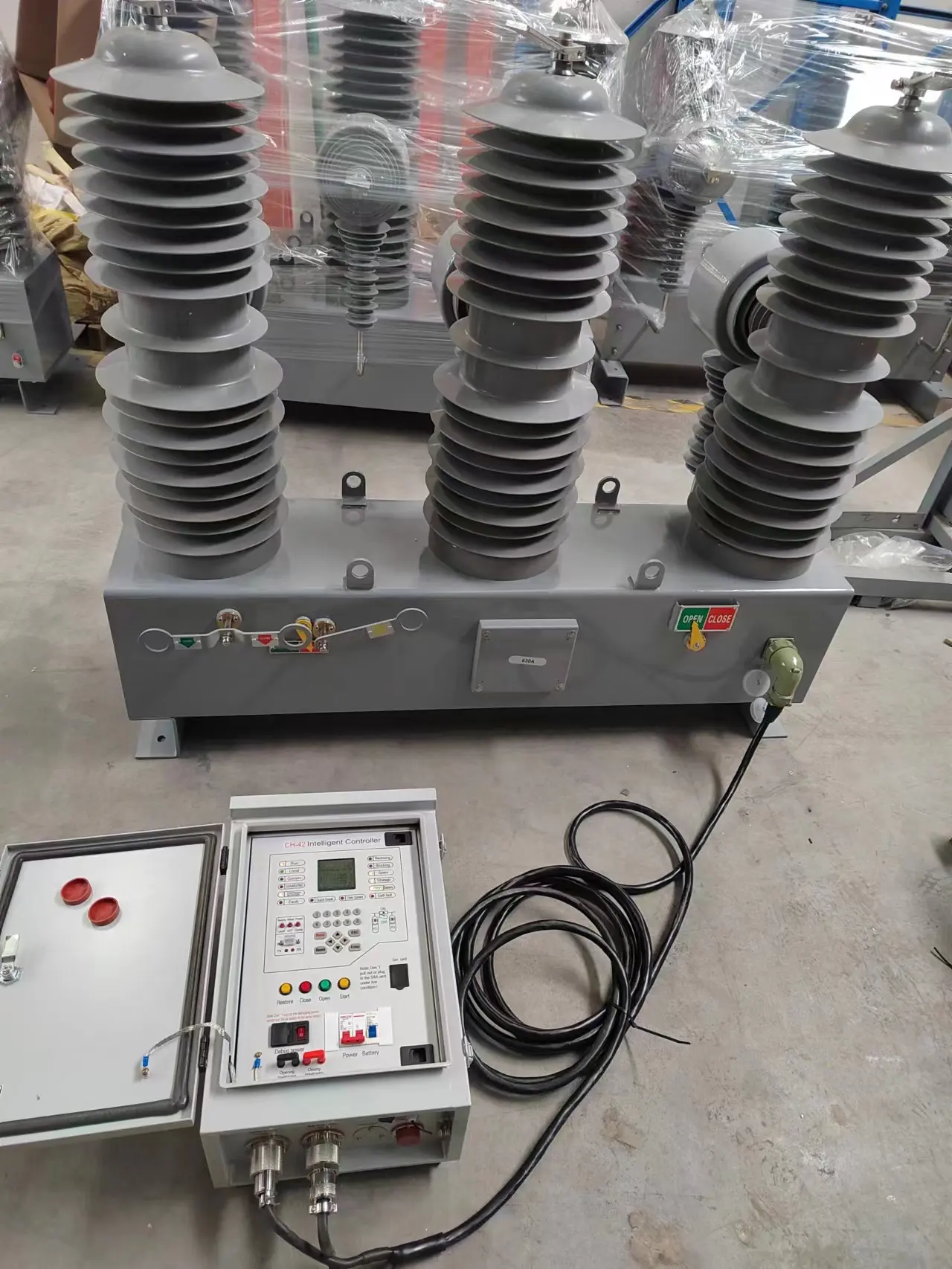 Distribution Pole Mounted,Vacuum Recloser,Circuit Breaker,Vacuum Load Switch,outdoor Three-phase High Vacuum Circuit Breaker